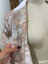 Load image into Gallery viewer, Creamy Brocart Bomber jacquet - Upcycled
