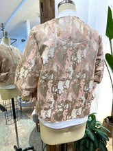 Load image into Gallery viewer, Creamy Brocart Bomber jacquet - Upcycled
