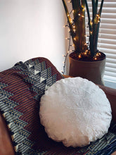 Load image into Gallery viewer, Snowball round pillow cover
